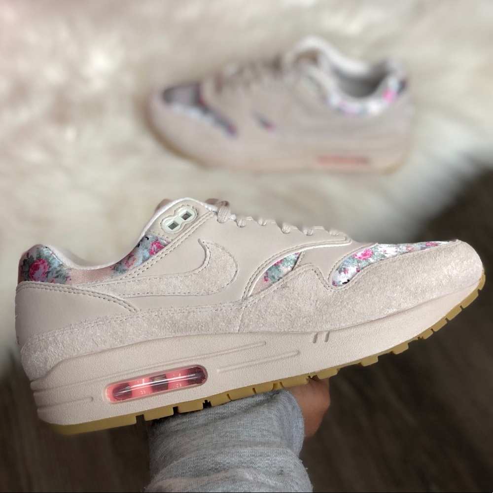 Brand New Nike Air Max 1 Special Edition Floral - Picture 4 of 8